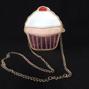 Cupcake shoulder bag
